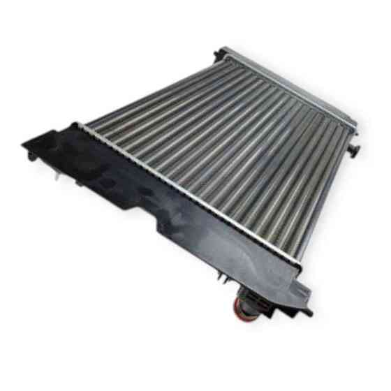 Радиатор охлаждения двигателя автомобиль Тойота Avensis, Corolla 1.4-1.8 (01-09) Мукачево