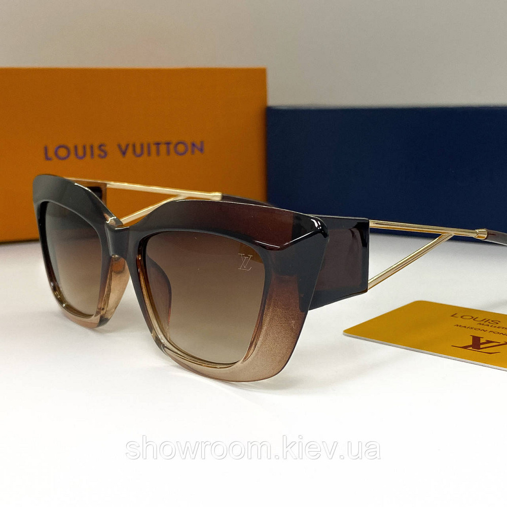 Женские солнцезащитные очки 