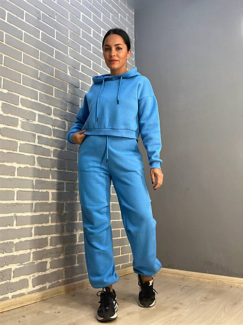 Костюм женский Quzen 478-480 короткое худи с капюшоном и брюки джоггеры на резинке флис голубой, голубой, S Киев - изображение 5