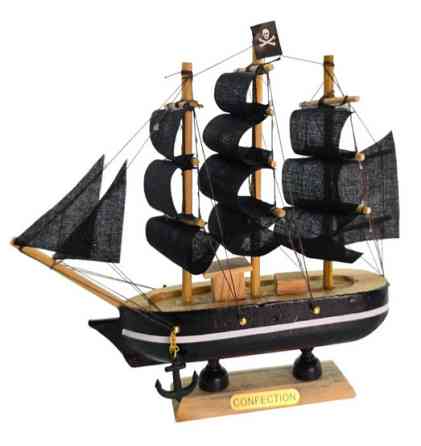 Статуетка модель вітрильника з дерева Піратський Київ