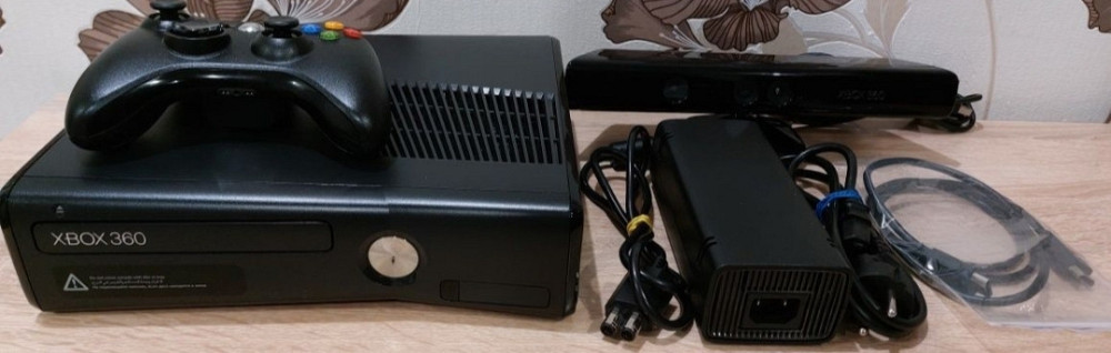 Приставка Xbox 360 Slim 300Gb. Kinect. Київ - фото 3