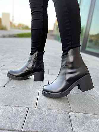 Жіночі туфлі D and V чорні натуральна шкіра зима висота 12см каблук 7см (2513) 38р.40р. Коломия