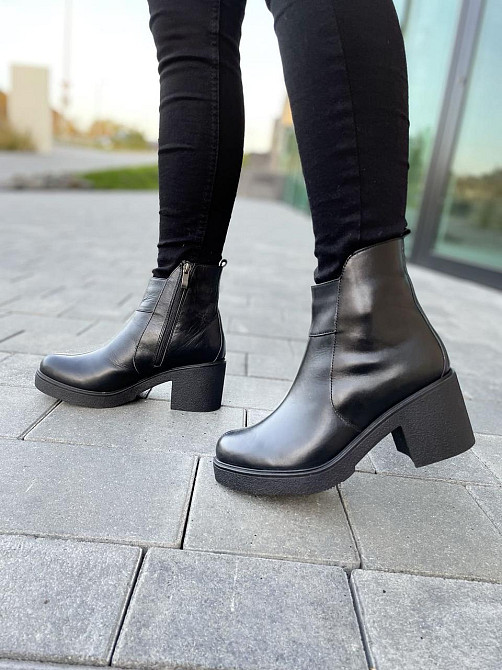 Жіночі туфлі D and V чорні натуральна шкіра зима висота 12см каблук 7см (2513) 38р.40р. Коломия - фото 1