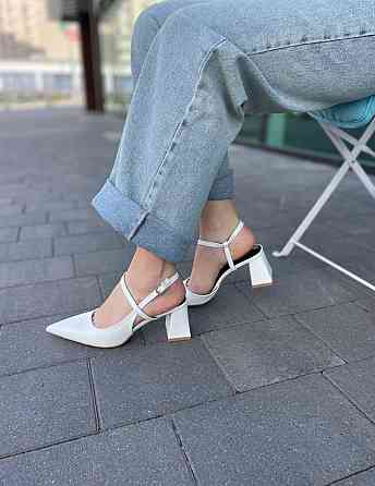 VIKA Стильні жіночі босоніжки літні з закритим носком, на підборах VIKA HD07-12 еко-шкіра білі Киев