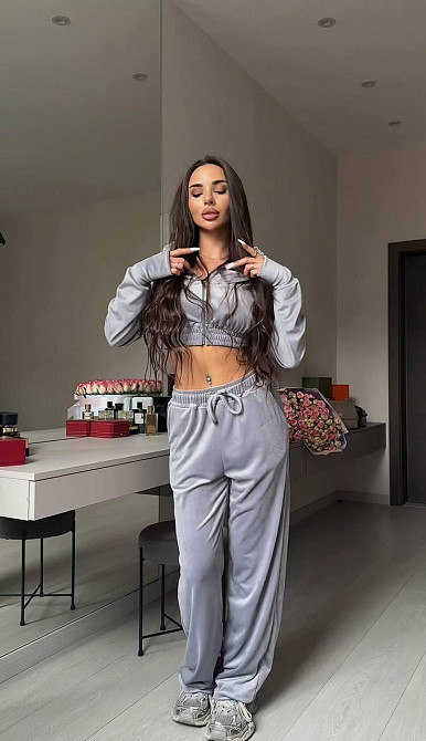 Женский прогулочный костюм двойка из велюра Одесса - изображение 1