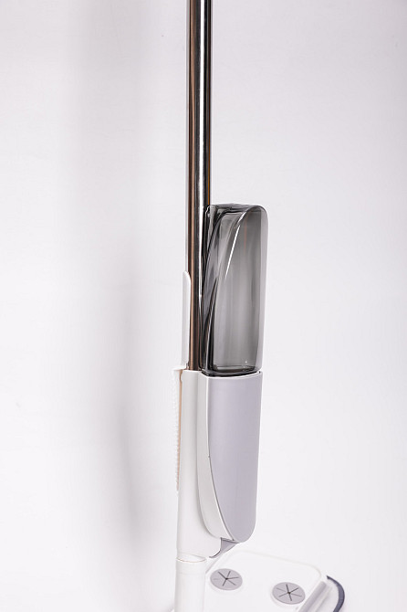 Швабра з розпилювачем води для миття підлоги з насадкою з мікрофібри та контейнером HP-35015-12 Київ - фото 5