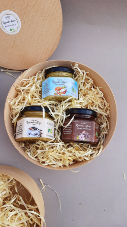 Солодкий подарунковий набір у шпоновій коробочці, дівчині чи подрузі. Одеса