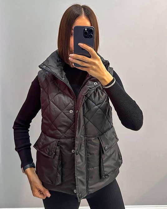 Женская стеганая жилетка плащевка лак на синтепоне Черный, 46 Одесса - изображение 1