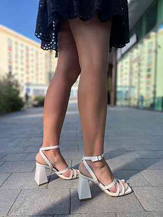 LIRIO Шкіряні босоніжки жіночі бежеві на підборах LIRIO L0282/8073-68 літні р. 35-39 / Босоніжк Коломия