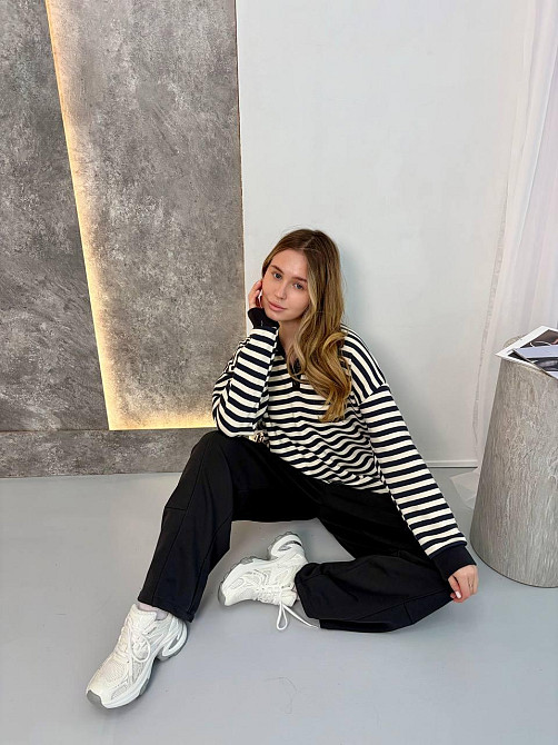 Женский стильный повседневный костюм поло на пуговицах, брюки палаццо тринитка. Графит Одесса - изображение 9