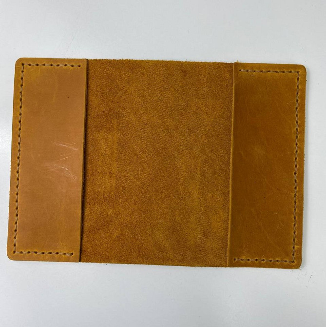 Паспортниця шкіряна Тризуб Руда, практичний чохол зі шкіри з тисненням, модна обкладинка на паспортMasterSem Київ - фото 4