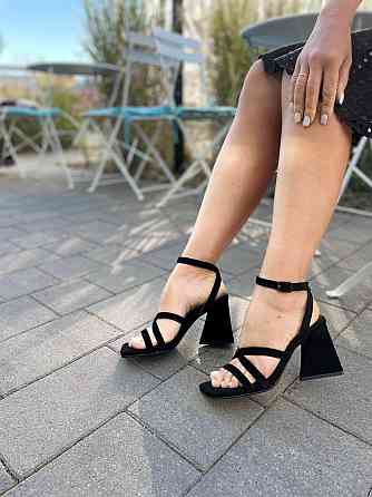 LIRIO Стильні жіночі босоніжки чорні з натуральної замші на грубому каблуці LIRIO L0282/8073-СТ Коломыя