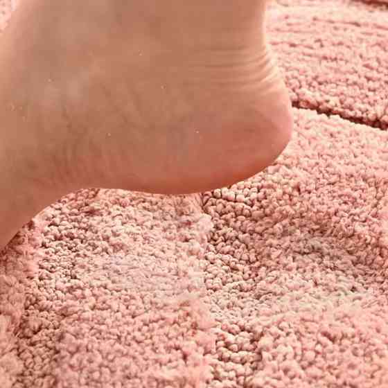 Килимок для ванної кімнати та душу килимок для ніг в душову, мікрофібра, атиковзкий c візерунком 50х80 см, рожевий Кам'янець-Подільський