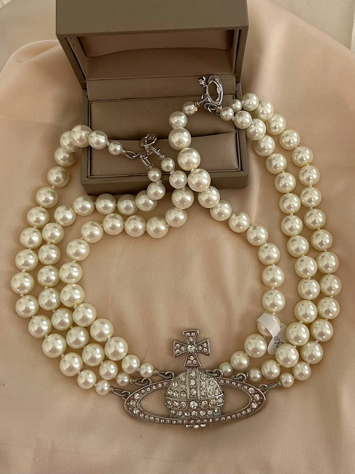 Багаторядне кольє Vivienne Westwood з перлами Майорка та кулоном сатурн у сріблястому кольорі Одеса - фото 4