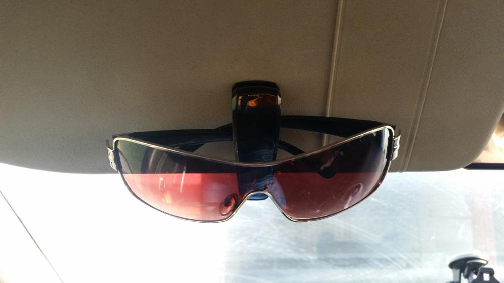 Держатель очков и пластиковых карточек на козырьке Киев - изображение 5