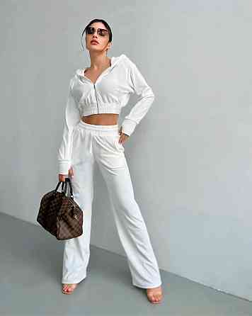 Женский повседневный велюровый костюм двойка с широкими брюками и укороченной кофтой плюшевый велюр Молочный, 46/48 Одесса