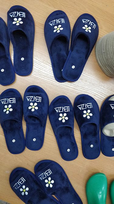 Домашние тапочки с логотипом, логотип на тапочках, вышивка на тапочках Одесса - изображение 6