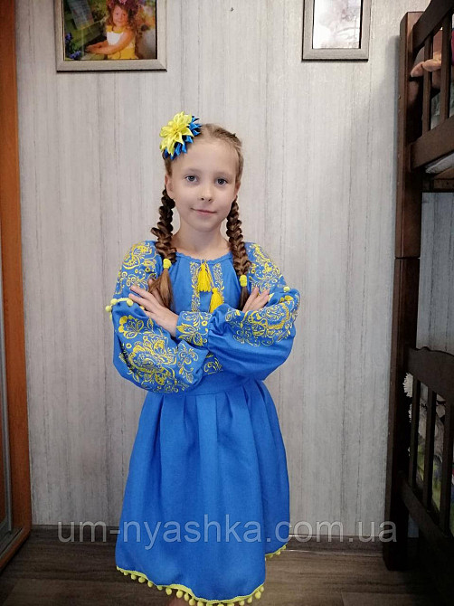 Голубое платье вышиванка 