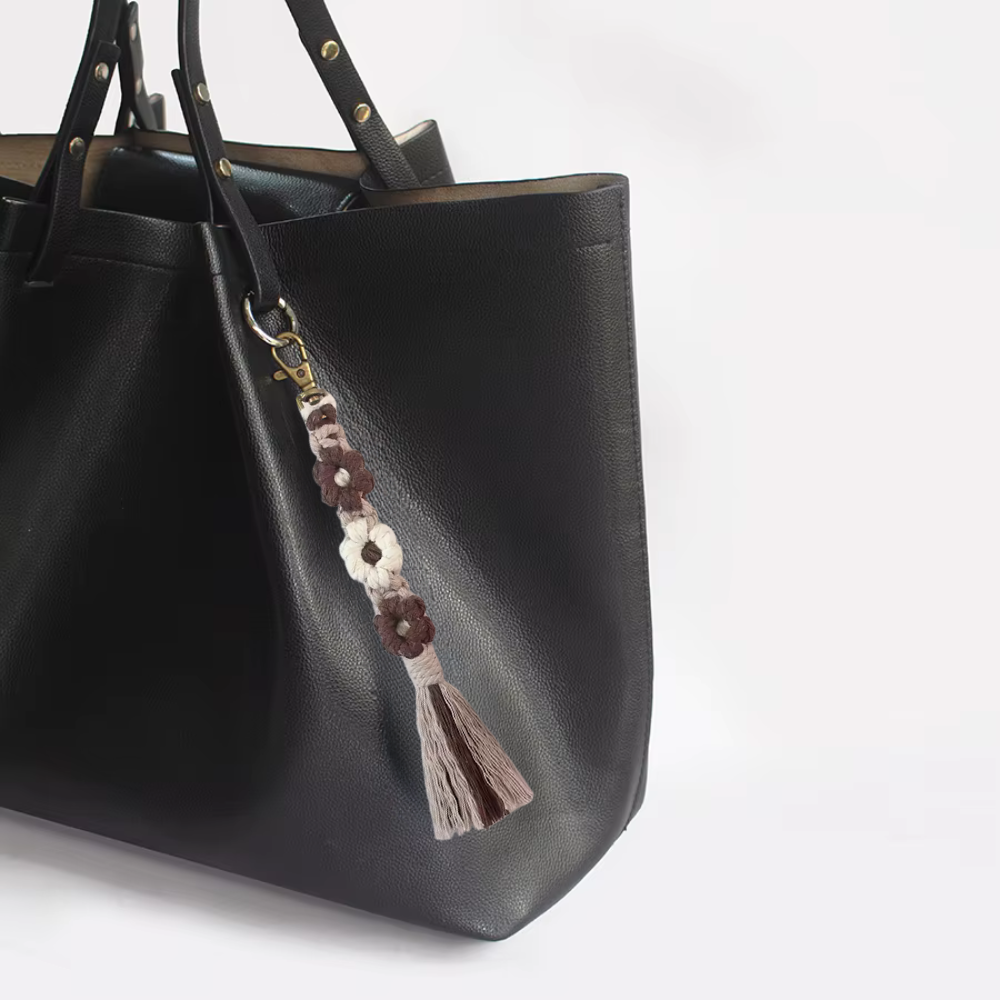 Набір макраме для ручного плетіння і в'язання брелока "Квіти" для ключів і аксесуарів 20х2. 2 см, коричневий Кам'янець-Подільський - фото 2