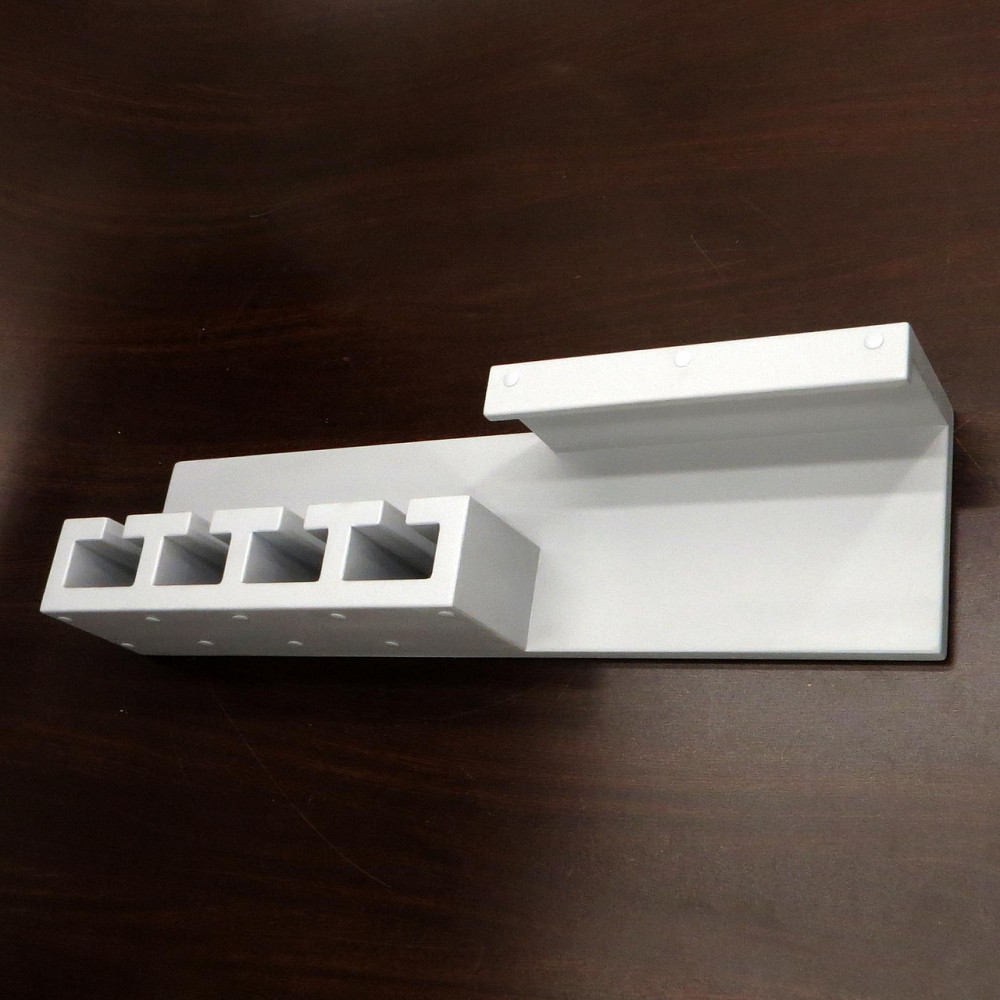 Настенная винная полка 