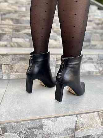 Crisma Жіночі черевики CRISMA чорні натуральна шкіра каблук 8см висота 10см розмір 38 (4371) Коломыя