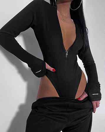 Женский стильный костюм двойка: боди и джоггеры замш на дайвинге Черный, 46/48 Одесса