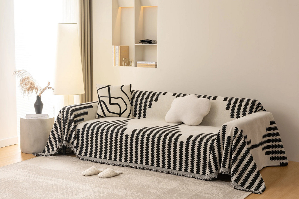 Плед покрывало для дивана и кровати,чехол накидка для мягкой мебели 180х230 см,бело-черный с узором Каменец-Подольский - изображение 6