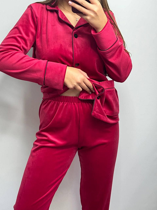 Костюм из плюшевого велюра на пуговицах с двумя карманами Вишневый M Харьков - изображение 4