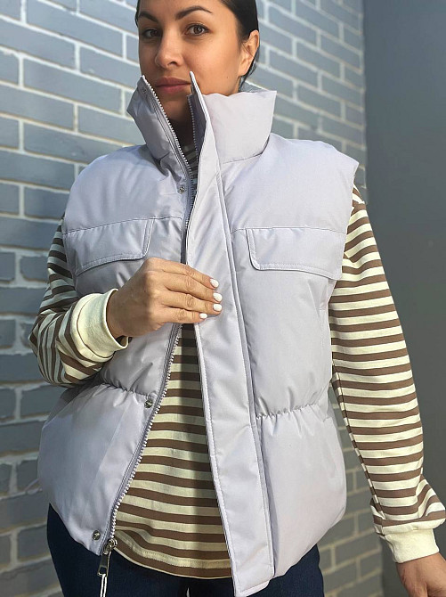 Жилет жіночий JOY ONE 86165 накладені кишені комір стійка затяжка знизу бузковий, бузковий, L Київ - фото 1