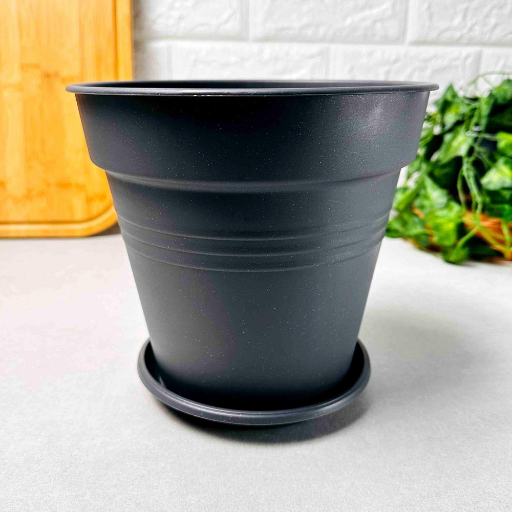 Цветочный горшок с подставкой 