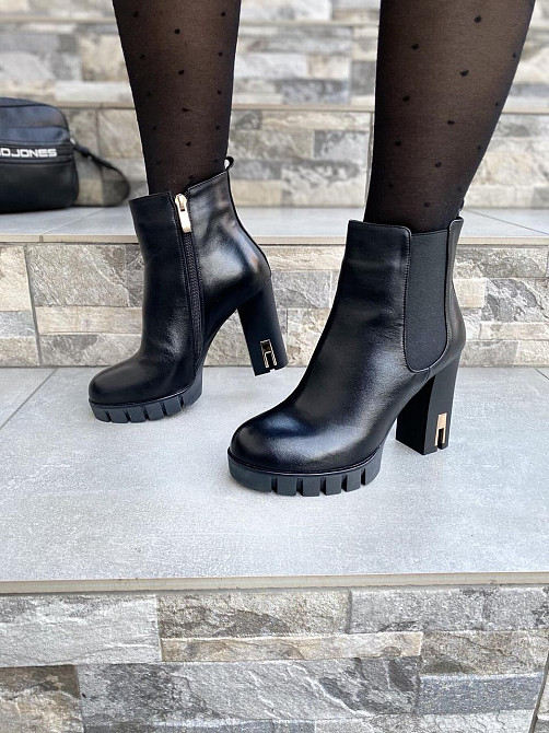 Жіночі черевики VELONY чорні натуральна шкіра каблук 9см висота 11см (71A-4-2) Коломия - фото 8