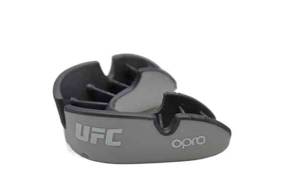 Капа OPRO Silver UFC доросла (вік 11+) White/Silver (ufc.102514003) Луцк