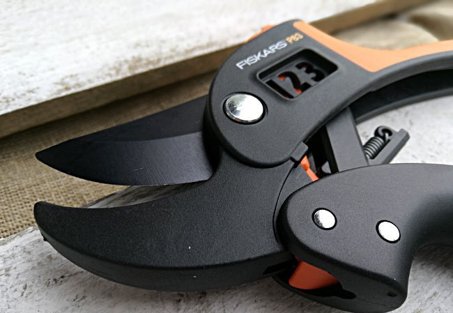 Контактний Секатор з храповим механізмом PowerStep™ Fiskars P83 (111670/1000575) Нововолинськ - фото 10