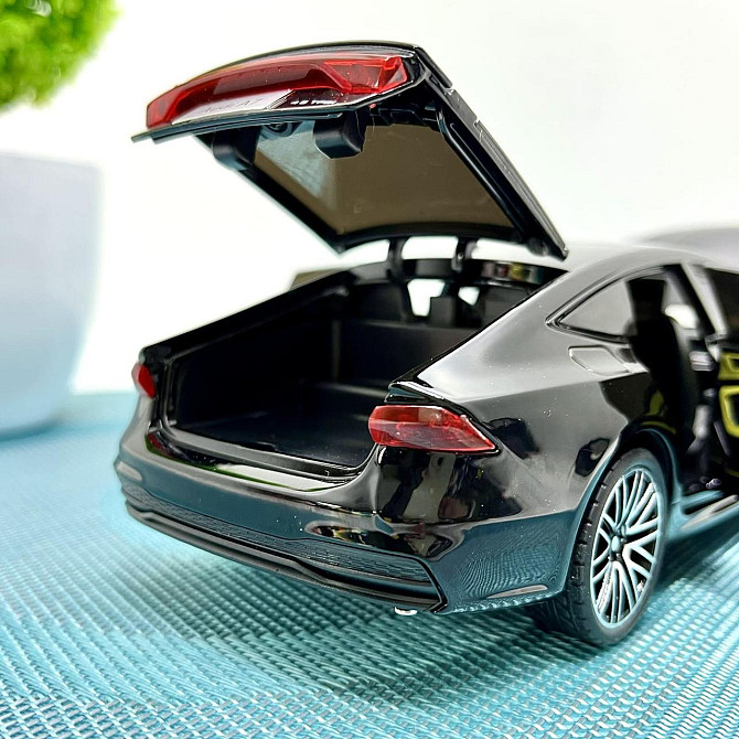 Машинка Audi А7 Авто Експерт металопластик 1:24 звук світло інерція Чорна (1904-17) Чернігів - фото 9