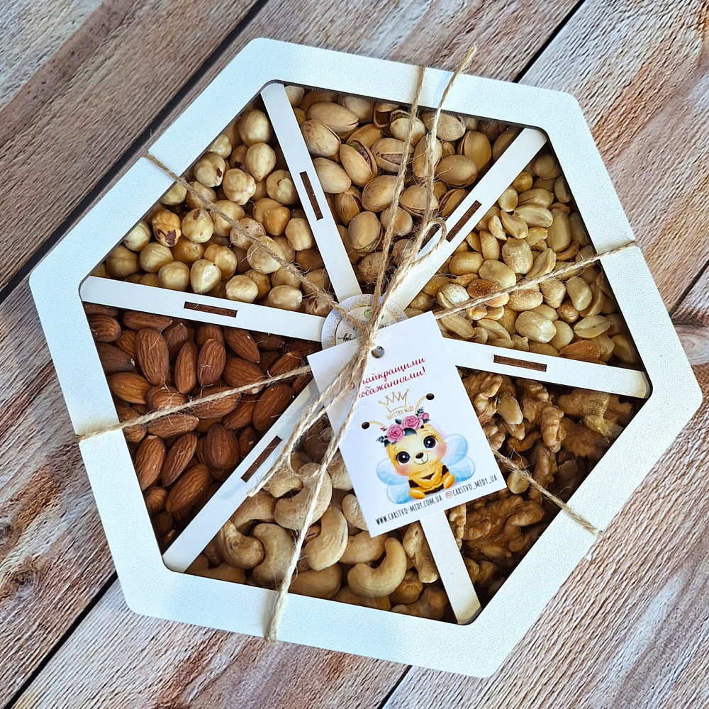 Подарунковий набір горішків у дерев'яній коробочці 700 грамів Одеса - фото 6