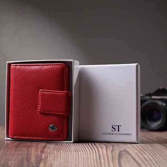 Яскравий жіночий гаманець з монетницею та блоком для пропусків із натуральної шкіри ST Leather 22714 Червоний Київ