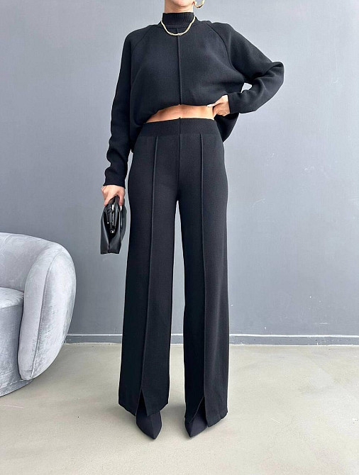 Женский базовый теплый брючный костюм двойка: свитер и штаны машинная вязка Черный Одесса - изображение 2