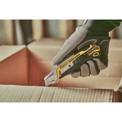 Нож монтажный Stanley FatMax Integrated Snap Knife, сегментное лезвие 18мм, L=165мм. (FMHT10594-0) Винница