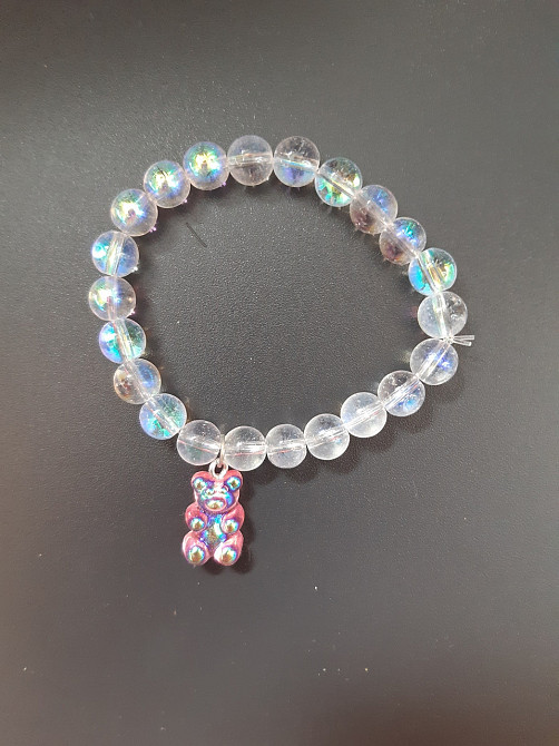 Браслет с желейными мишками и бусами, цвет мишки розовый, размер универсальный на резинке, мишка 1,6см Киев - изображение 1