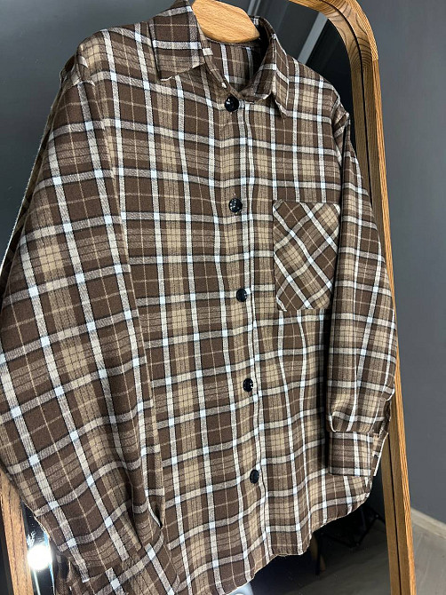Сорочка жіноча Ariadna 2433 оверсайз подовжена картата тонка фланель в клітинку на гудзиках one size, світло-коричневий, one size Київ - фото 7