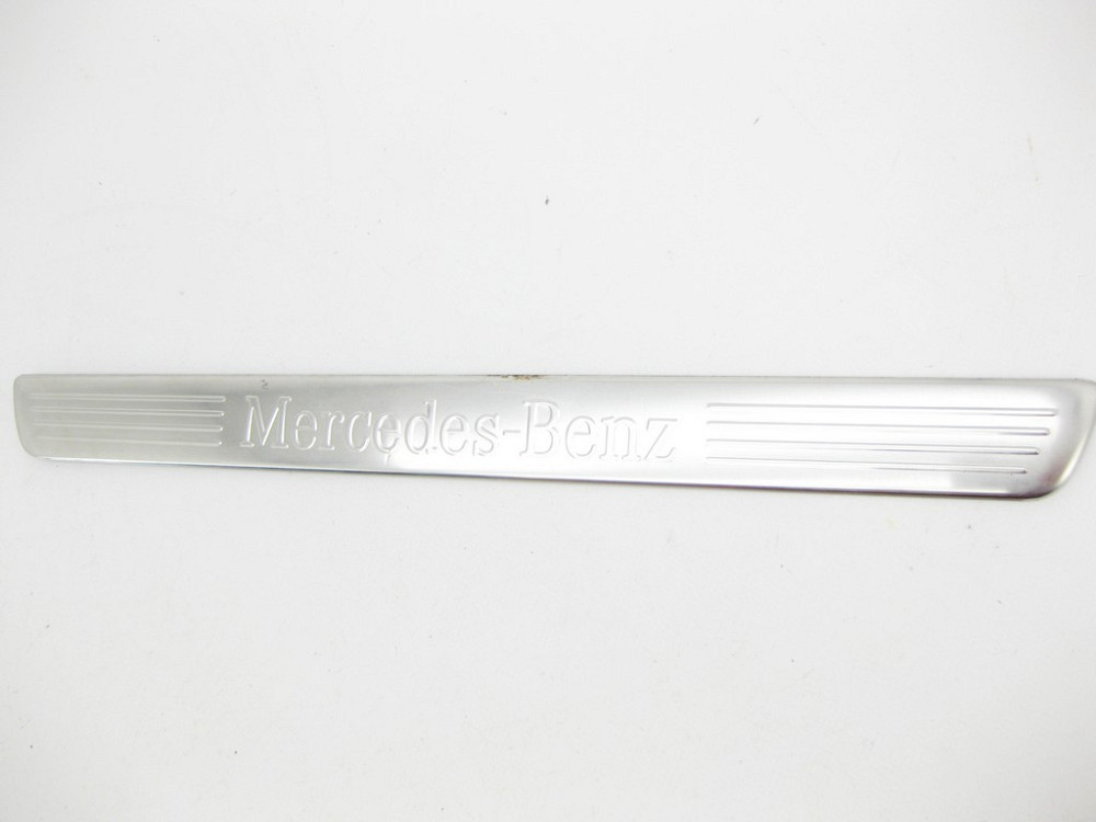 Mercedes-Benz  A2466800135 Поріжок отвору передніх дверей з написом "Mercedes-Benz" Одеса - фото 4