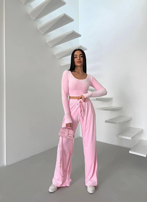 Жіночий прогулянковий костюм-двійка: лонгслів і штани велюр Барбі, 42/44 Одеса - фото 1