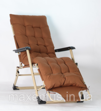 Раскладное кресло шезлонг туристический Bonro 178 см Садовый лежак пляжный шезлонг + подушка коричневый Мостиска