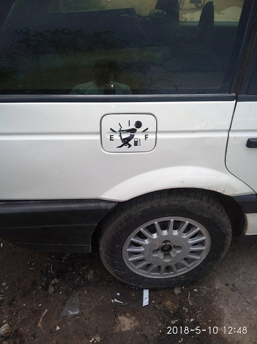 Наклейка на люк бака авто Чорна, Біла Київ - фото 7