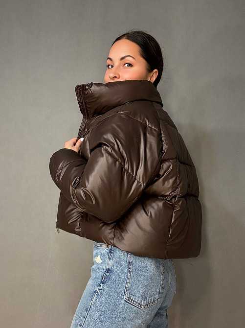 Куртка жіноча Lady Yep 30083 пуффер коротка глянцева коричнева, коричневий, M Київ - фото 10