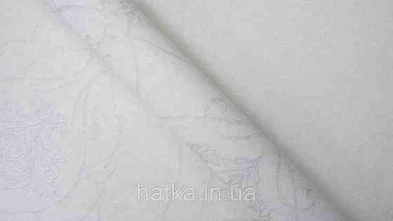 Шпалери метрові вінілові на флізеліні Sintra Classic класика вензеля завитки структурні сріблясті на білому 423202 Київ