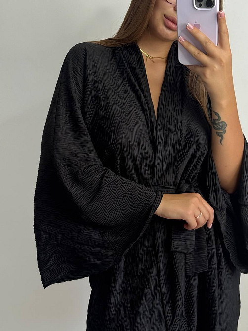 Жіночий халат зі стрейч-плісе з поясом Чорний Харків - фото 4