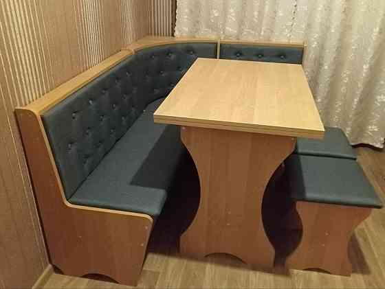 Семейный уголок кухонный со столом и 2 табурета 114х154 см Ольха Львов