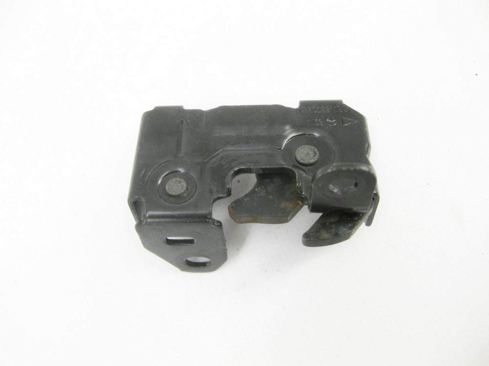 Mercedes-Benz  A2048800260 Замок - фіксатор капота бічний нижній C-Class W205 GLC X253 E-class W213 E-class Coupe C238 CLS C257 E-class W212 C-Class W Одесса - изображение 8