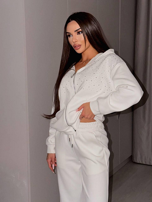 Жіночий стильний повсякденний костюм зі стразами вільного крою тринитка Молочний, 48/50 Одеса - фото 8